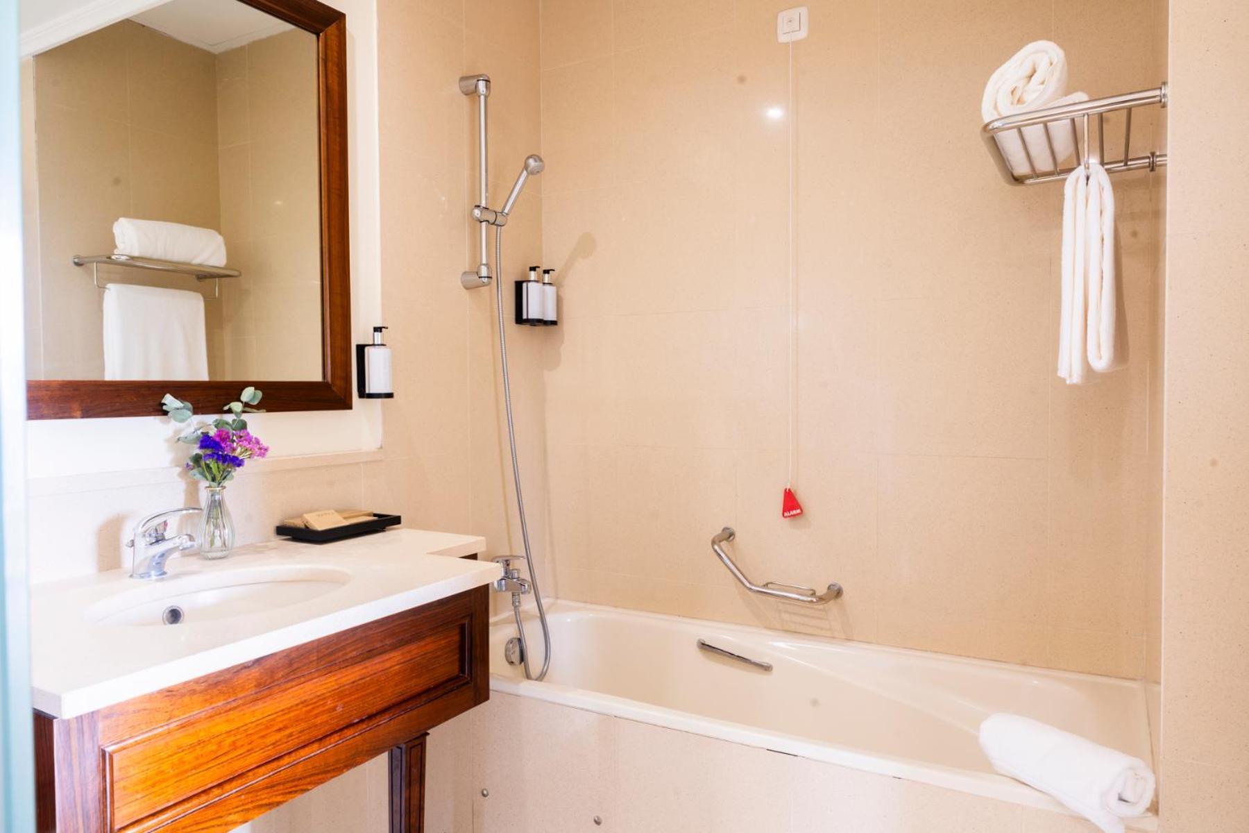 Quinta Funchal Gardens - Adults Only Hotel Ngoại thất bức ảnh